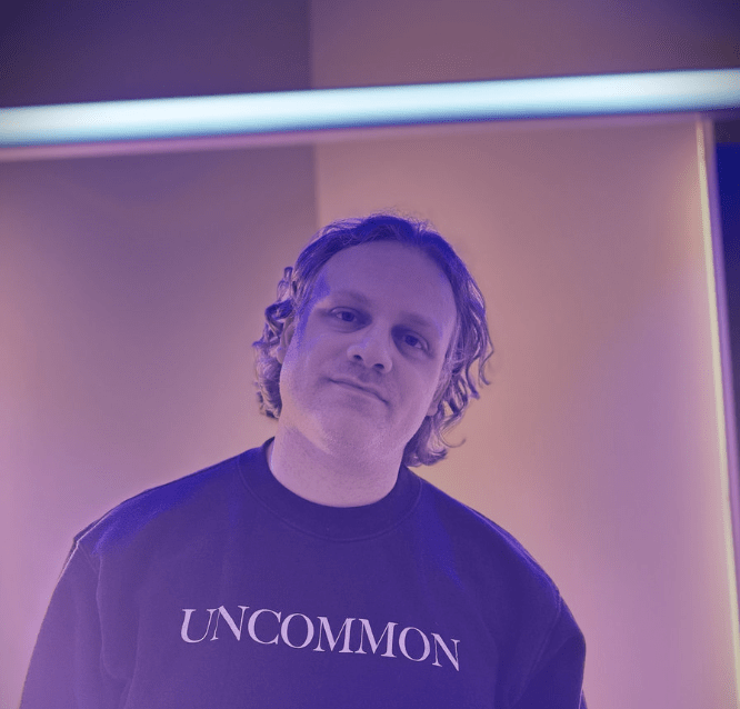 Hello London – “Crowns”